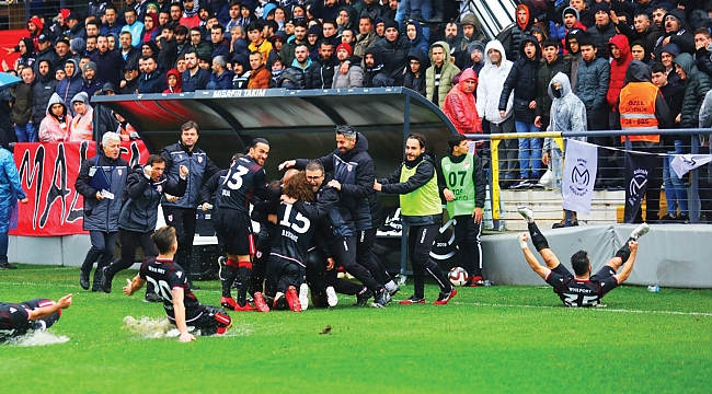 Özel maçın anıları ile kutlama