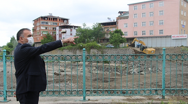 Salıpazarı’nda köprü inşaatı sürüyor