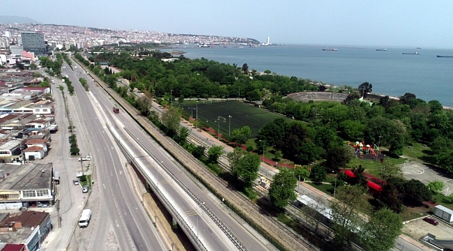 Sokak ve caddelerde sessizlik hakim