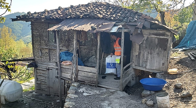 TEKKEKÖY'DE YARDIMLAR ULAŞIYOR