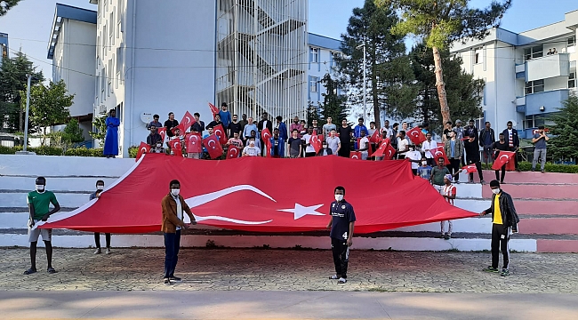 Yabancı öğrenciler bayramı yurtlarda kutladı