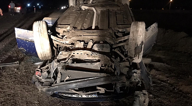 Devrilen otomobilin sürücüsü yaralandı