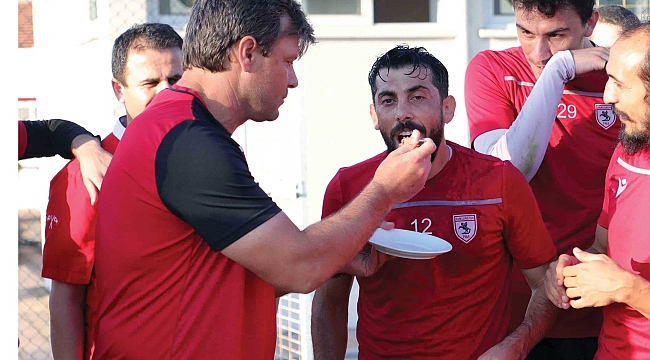 Gökhan Meral’e kutlama