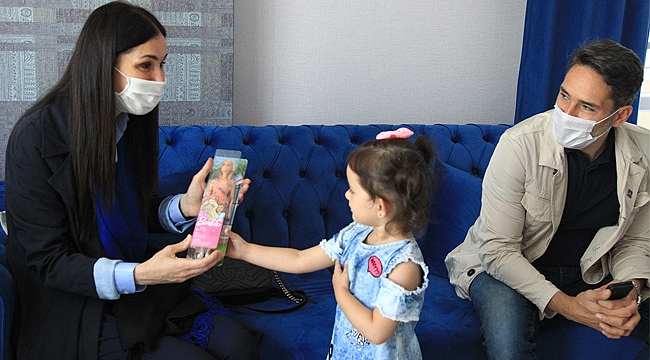 HERKESİ DUYGULANDIRAN HEDİYE