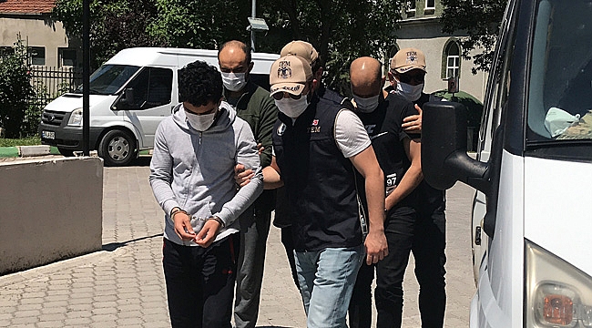 DEAŞ’tan 5 kişiye sınır dışı