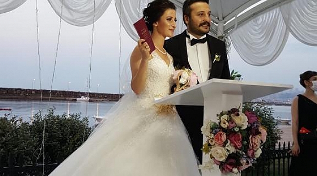 Gökdemir ve Çelik ailelerinin mutlu günü