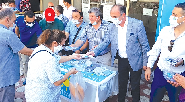 İYİ Parti’den Bafra’da maske dağıtımı