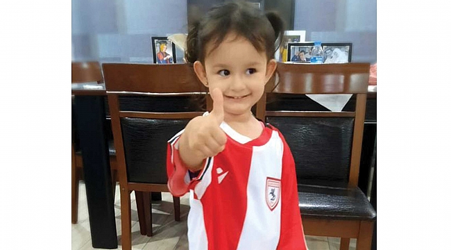 Şehit kızından duygulandıran poz