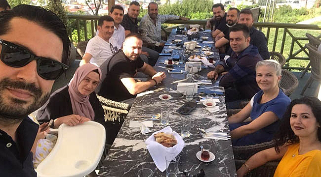 İlkokul arkadaşları 25 yıl sonra buluştu