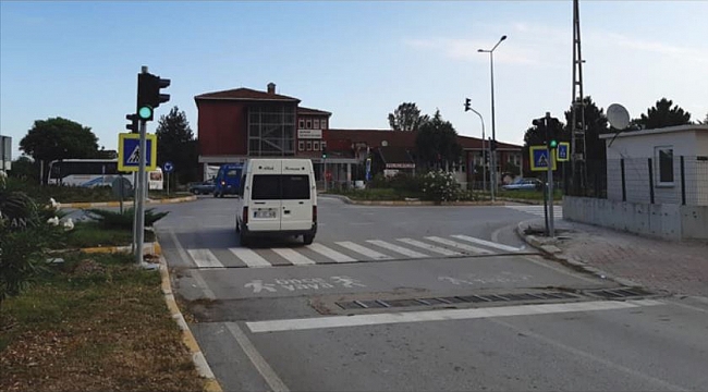 Salıpazarı’na ilk trafik lambası