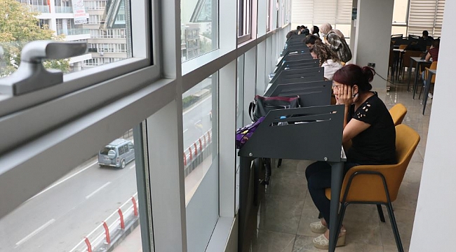 Karadeniz manzaralı modern kütüphane 