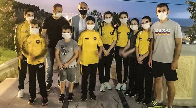 Kasapoğlu tekvandocularla buluştu