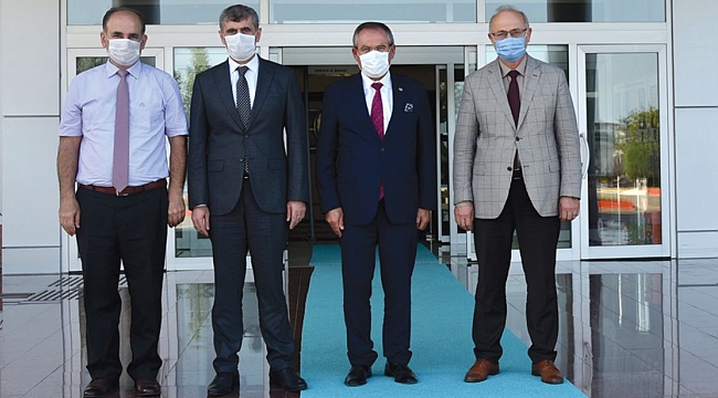 ZEYBEK'TEN REKTÖR ÜNAL'A ZİYARET