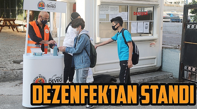 ATAKUM BELEDİYESİ’NDEN ÖĞRENCİLERE: Dezenfektan standı