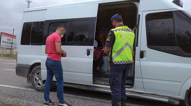 Kavak'ta jandarma virüs denetimde