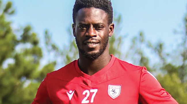 Gyasi korkak oynuyor