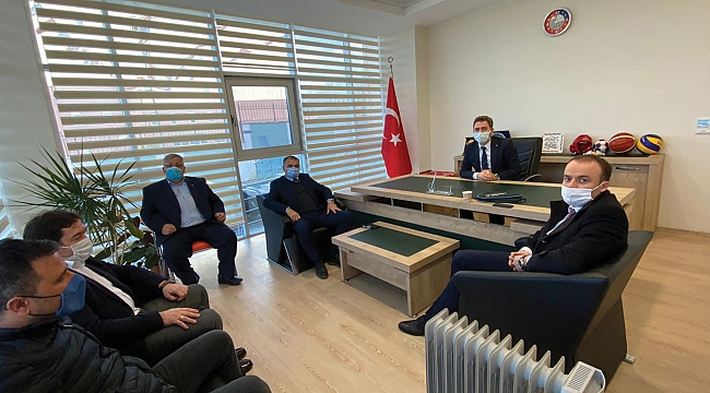 ‘Gençler baş tacımız’