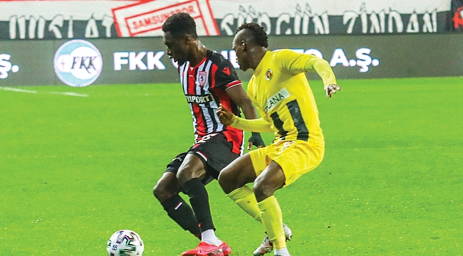 Kendi kalesine attı!