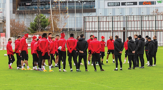 Oyuncularını uyardı