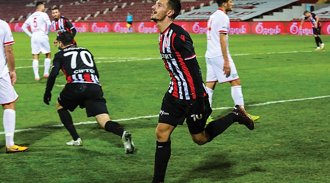 Savicevic ilki yaşadı