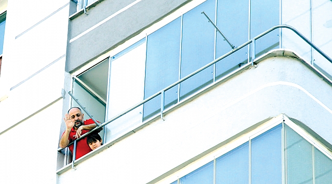 Özel sporculardan pastalı kutlama