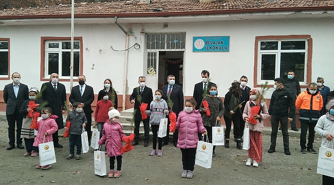 Vezirköprü'de öğrencilere tablet desteği