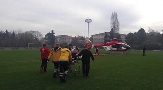 Ambulans helikopter yaşlı kadın için havalandı