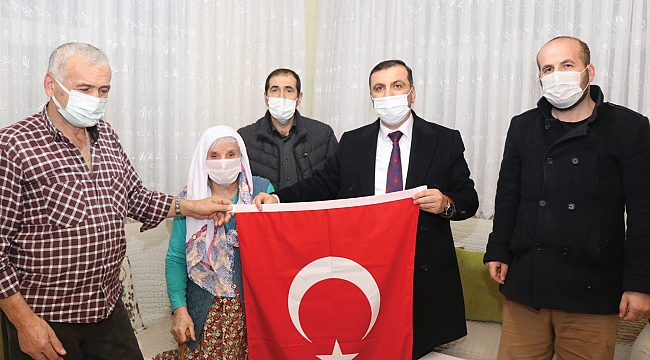 Şehit ailesine duygulu ziyaret