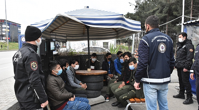 Kaçak 12 Afgan yakalandı