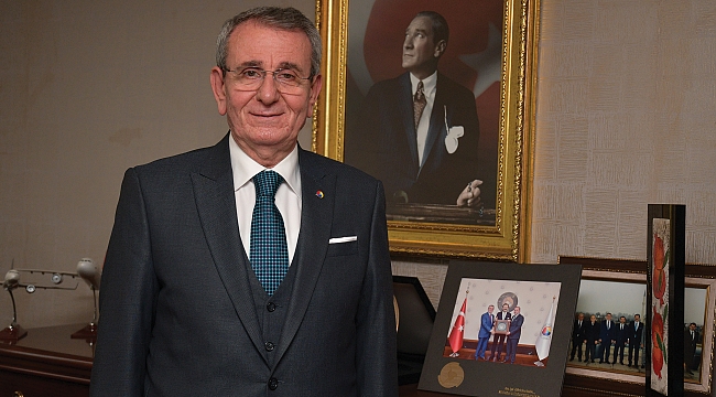 Personeli için fidan bağışladı