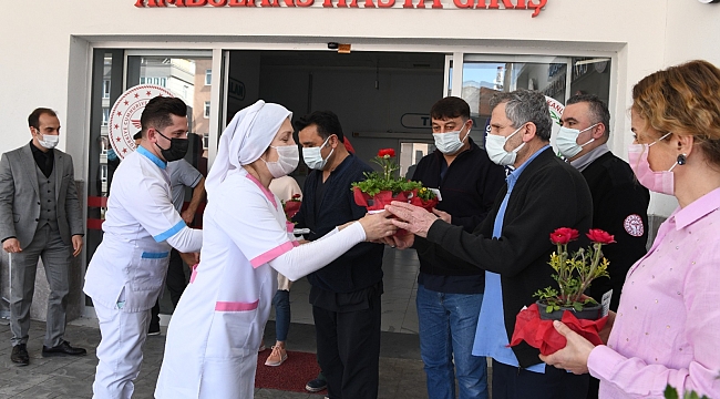 Sağlık çalışanlarını unutmadılar