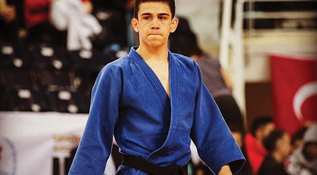 Bayram Kandemir’den gümüş madalya