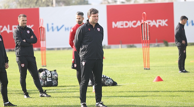 ‘Enteresan işlere imza atıyorlar’