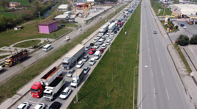 Kapanma öncesi yoğun trafik
