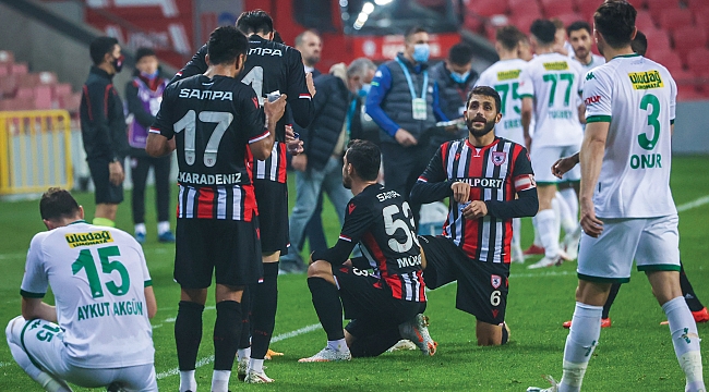 Maç durdu oruçlar açıldı