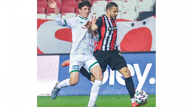 Maçın adamı Hamroun