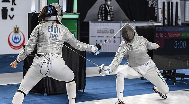 Nisanur Erbil eskrimde dünya ikincisi oldu