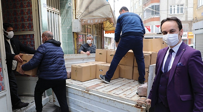 Sanatçılara erzak desteği