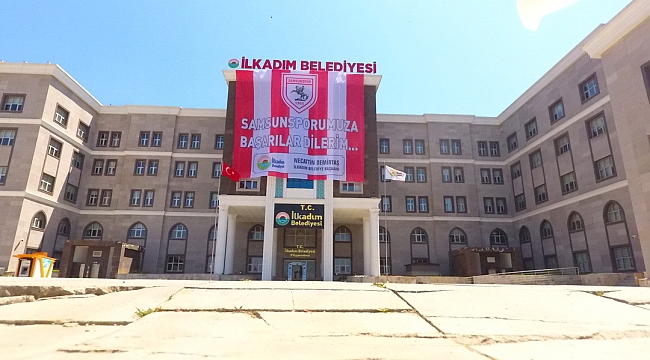 İlkadım'ı bayraklarla donattı