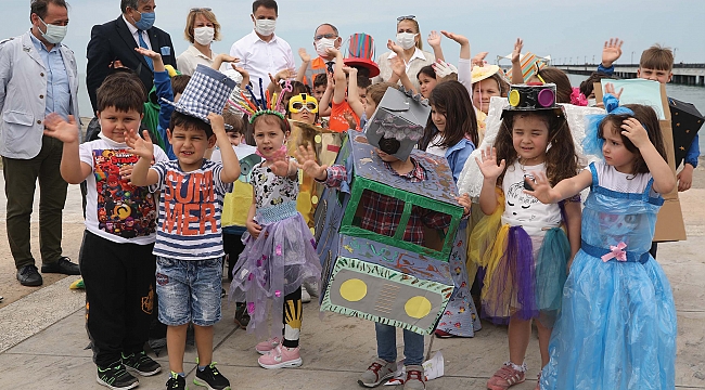 AtaÇocuklu miniklerden ‘Sıfır Atık’ defilesi 