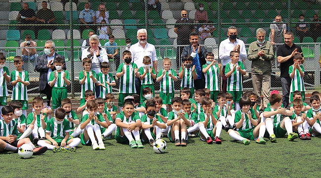 Çarşamba’da minikler sahaya indi