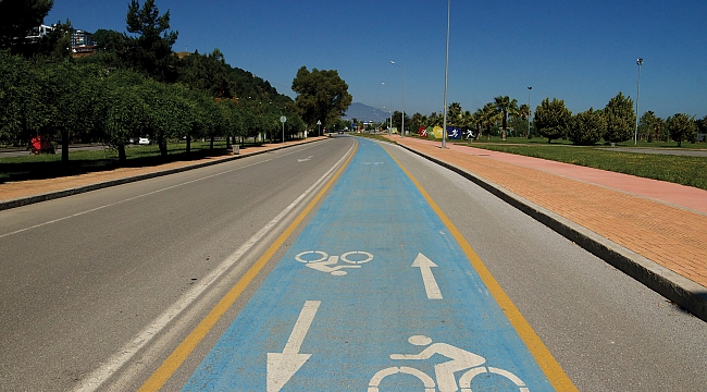 Pazar günü her yer sessiz 