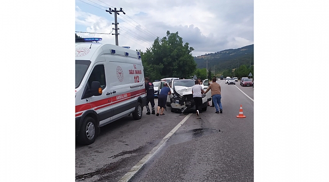 Tır ile cip çarpıştı