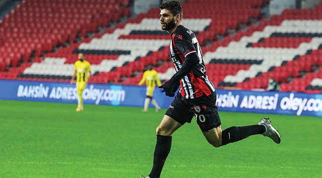 ‘Parasının hepsini istiyor’