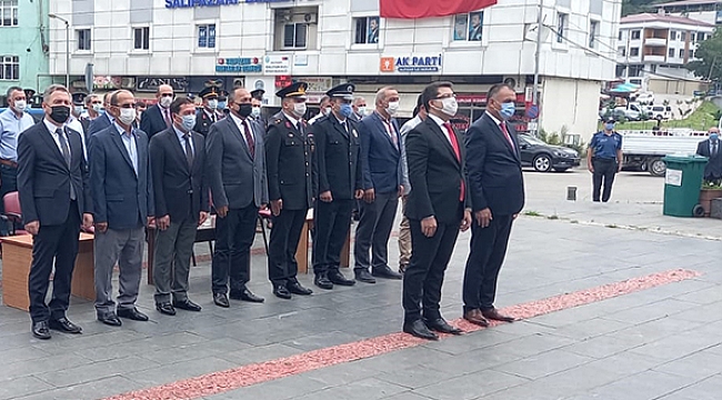 Salıpazarı’nda bayram kutlaması