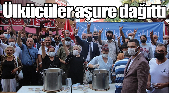 Ülkücüler aşure dağıttı