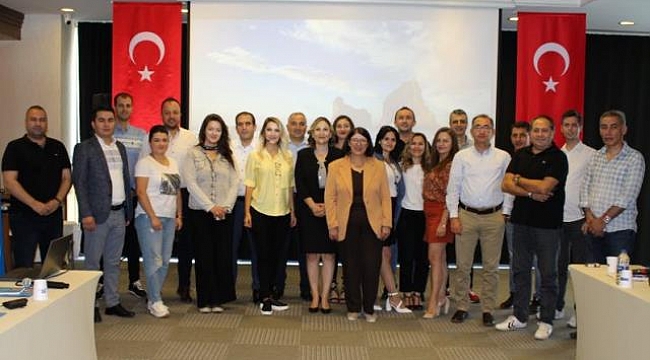 Üyelerine eğitim semineri verdi