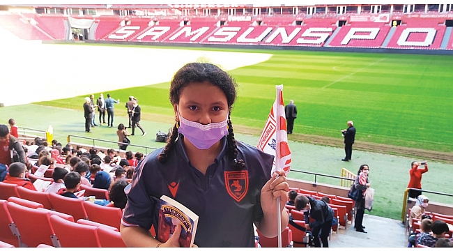 MAÇA DEĞİL KİTAP OKUMAYA GİTTİLER