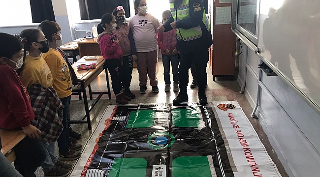 Öğrencilere trafik eğitimi