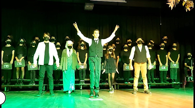 BAHÇEŞEHİR KOLEJİNDE HÜZÜN DOLU 10 KASIM